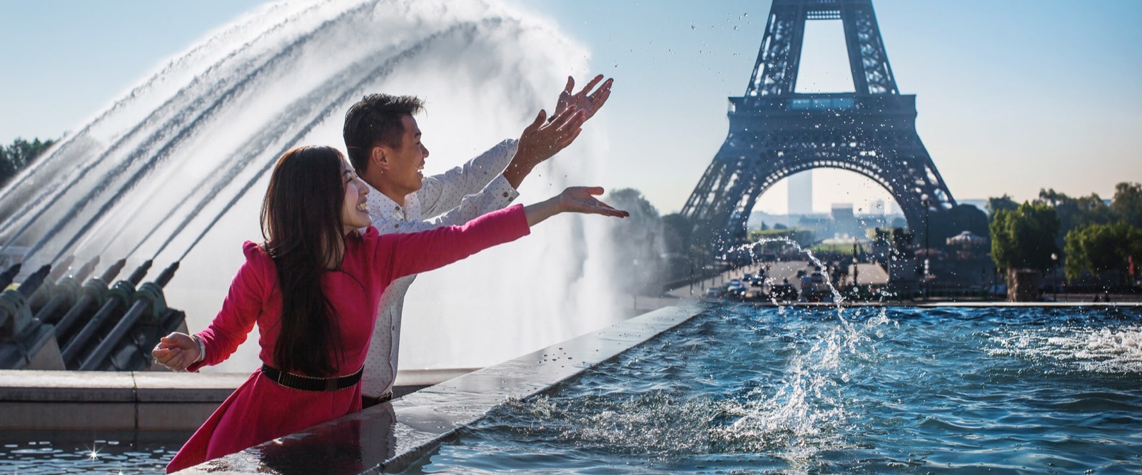 Eiffel Tower proposal at Trocadero fountains in Paris
