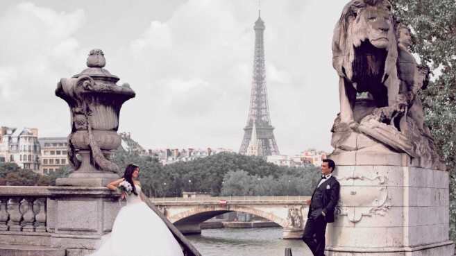 Romantic Paris Wedding photoshoot at Eiffel Tower