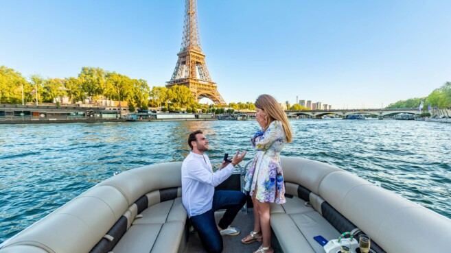 Surprise proposal on a private boat