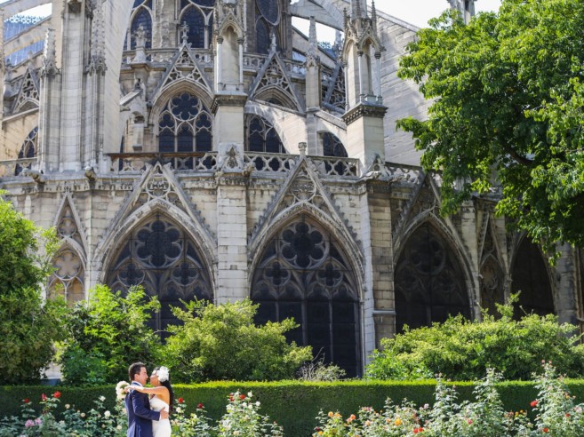 Photographer in Paris - lmatiosova@gmail.com - event@chouettelove.com Notre-Dame-Cathedral-and-Locks-of-Love-00015.jpg