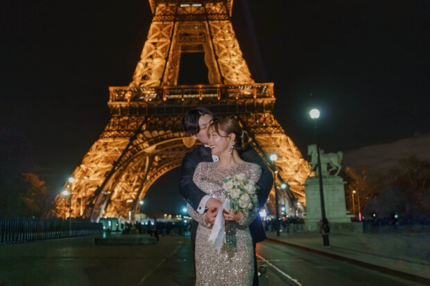Eiffel Tower night proposal photoshoot Trocadero Paris couple